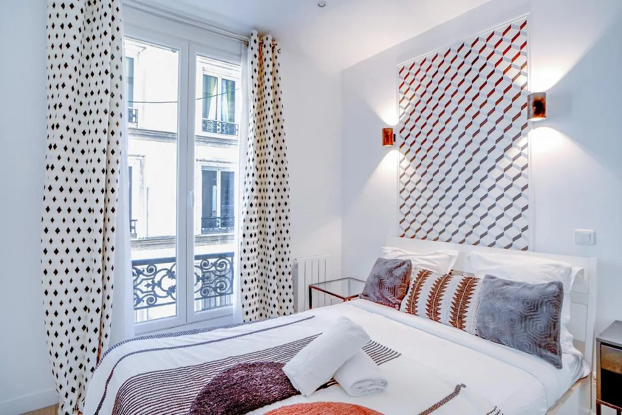 23 - Pretty Parisian Flat In Montorgueil * Париж