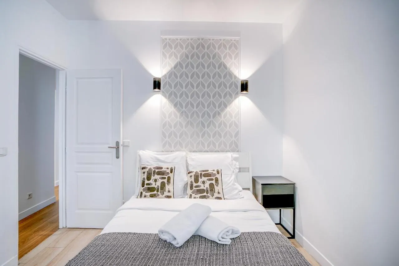 23 - Pretty Parisian Flat In Montorgueil *